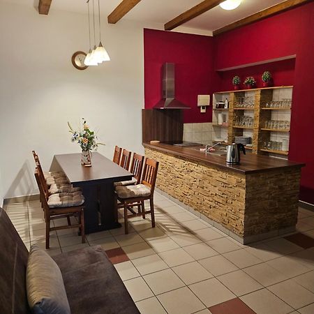 Apartman U Sudu Kobyli Exterior photo