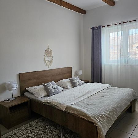 Apartman U Sudu Kobyli Exterior photo