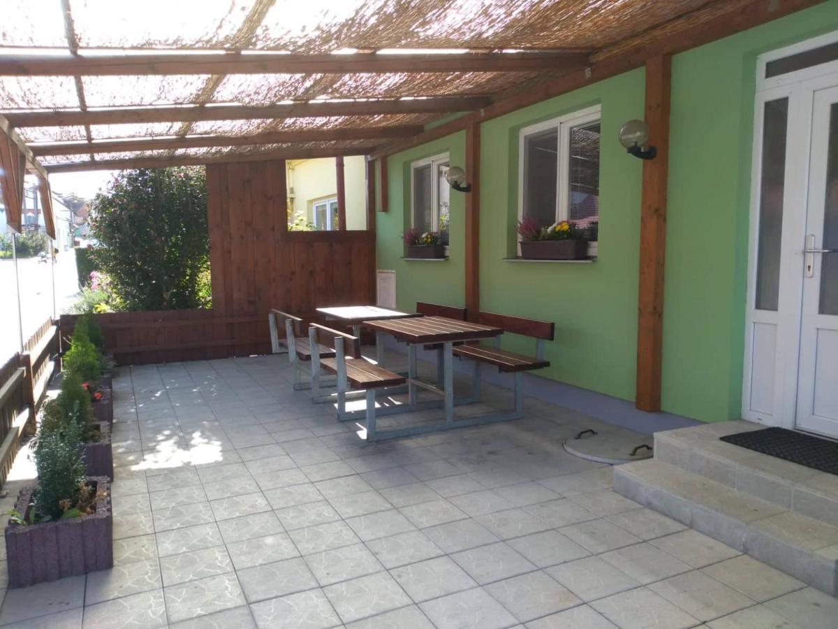 Apartman U Sudu Kobyli Exterior photo