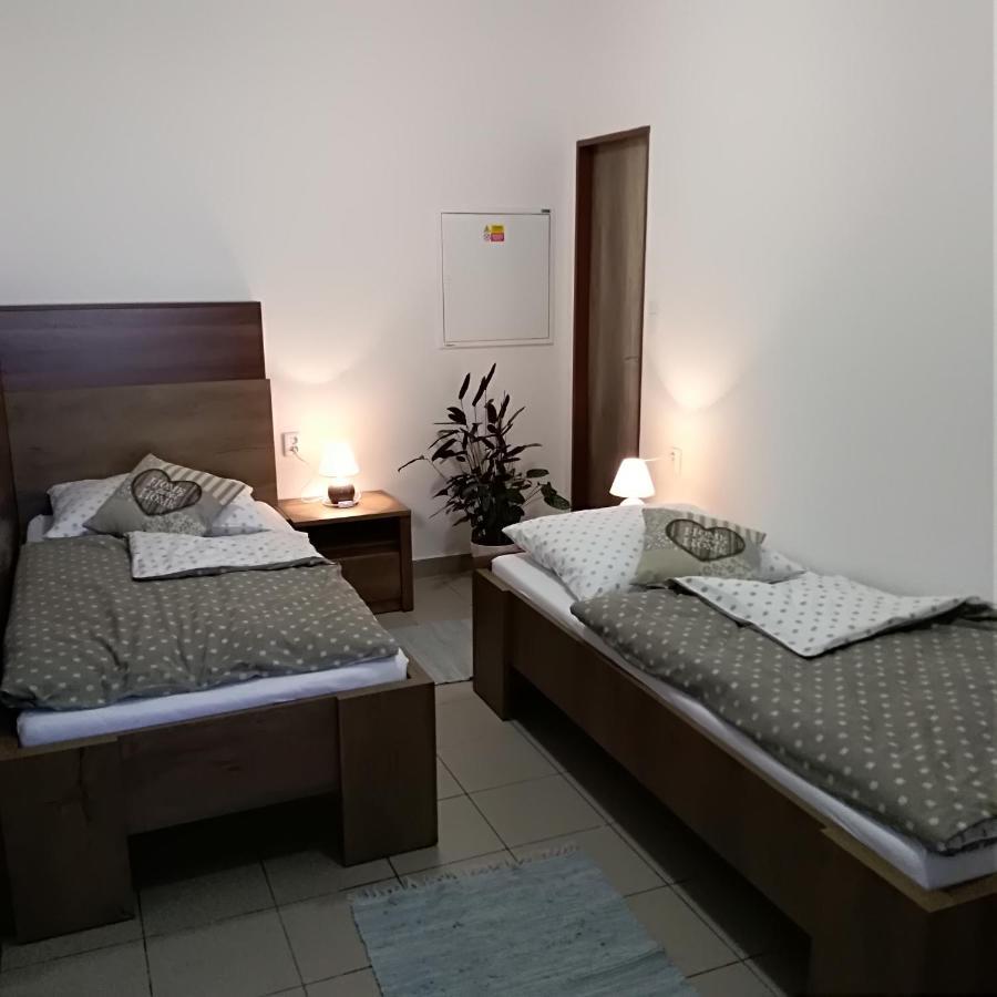 Apartman U Sudu Kobyli Exterior photo