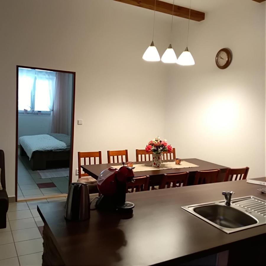 Apartman U Sudu Kobyli Exterior photo